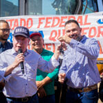 Niquelândia recebe motoniveladora de quase R$ 1 milhão entregue pelo deputado José Nelto