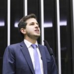 Câmara aprova projeto que aumenta gradualmente para 20 dias a licença-paternidade