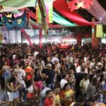 Niq Folia 2026 é aberto com grande público, show de Humberto e Ronaldo e investimento superior a R$ 1,2 milhão